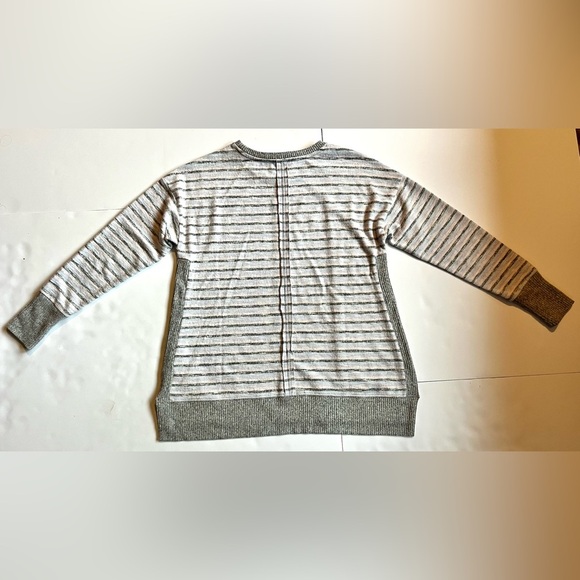 Charlie B Striped Gray and White w Pastel Colors Women’s Sweater Size Small - Picture 15 of 16